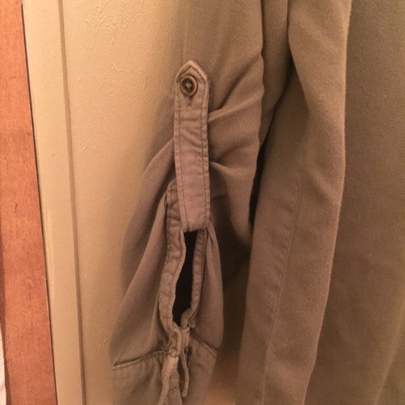 Mossimo Button up - Picture 6 of 7